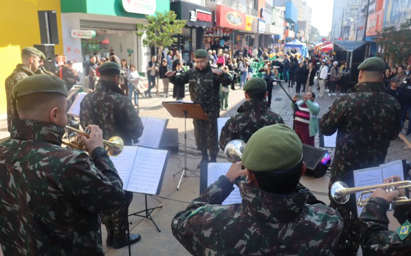 1º Viva São Léo ocorreu em julho, na segunda quadra da Rua Independência