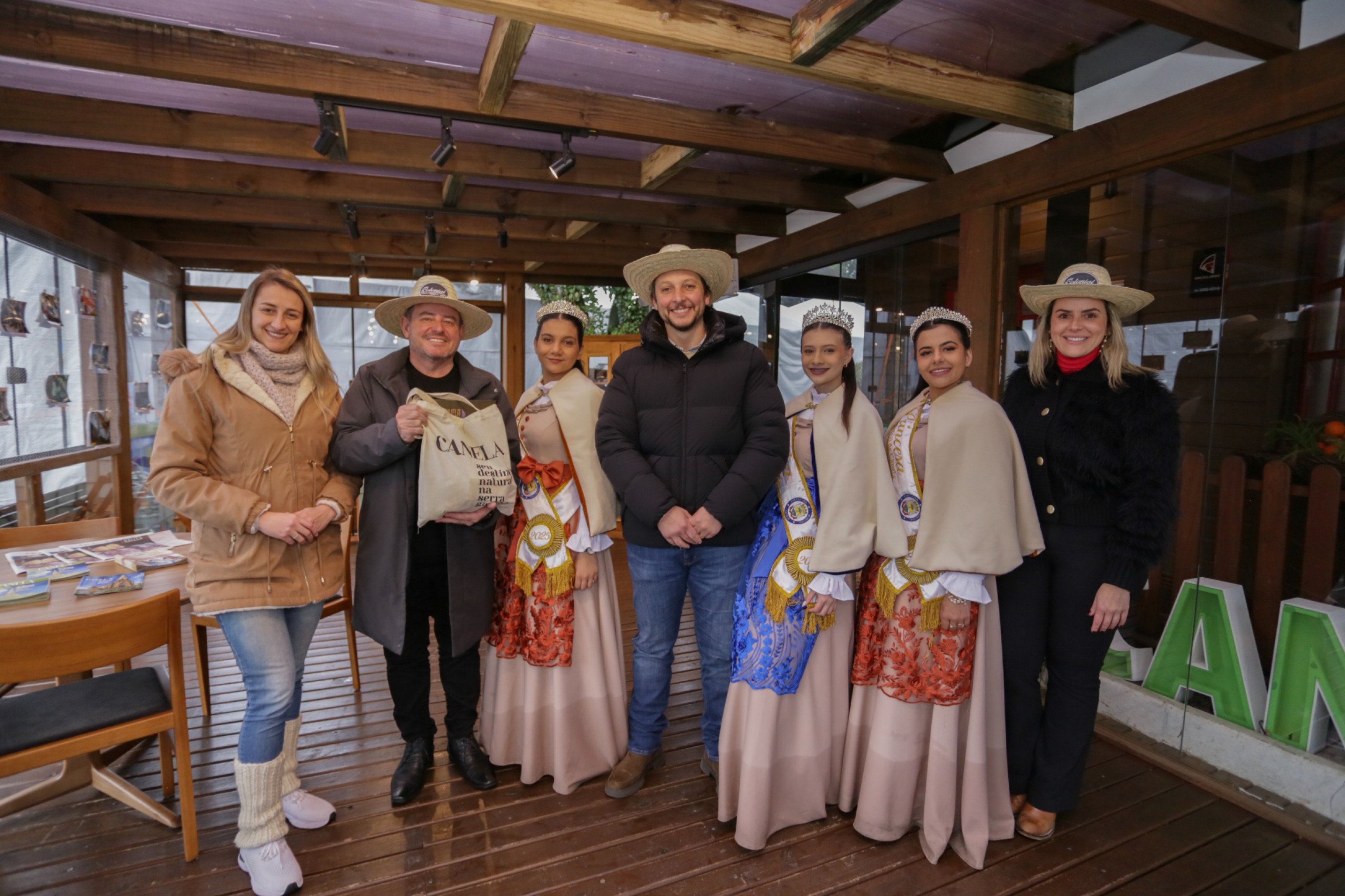 Secretário de Turismo do Estado visita Festa Colonial em Canela