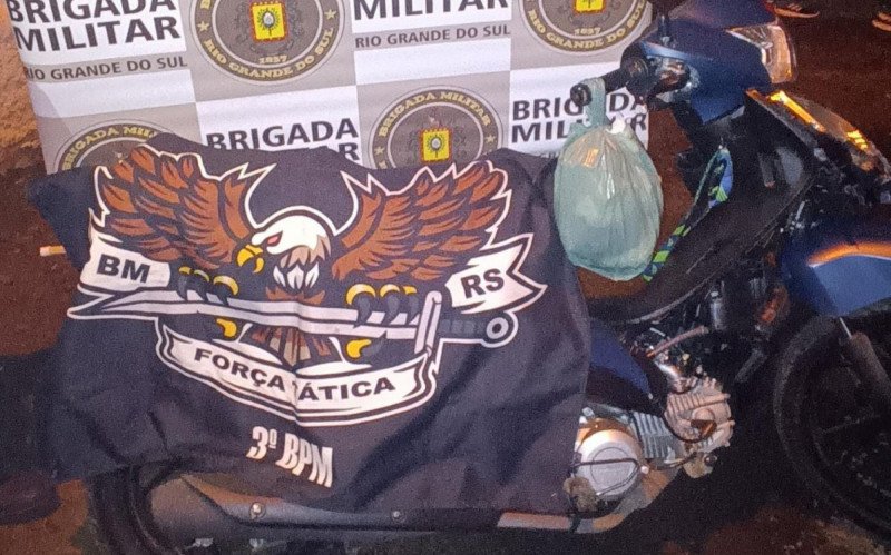 Suspeito foi encontrado com moto, drogas e roupas sujas de sangue | abc+