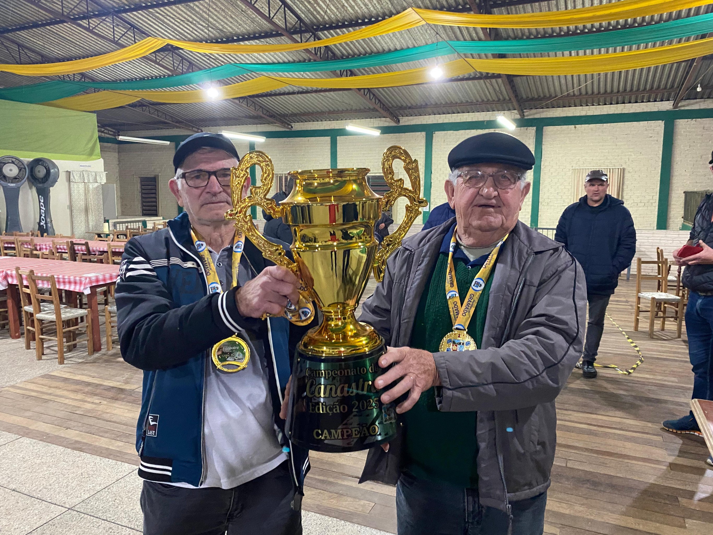Campeonato de Canastra de Gramado tem equipe da Linha Araripe como campeã