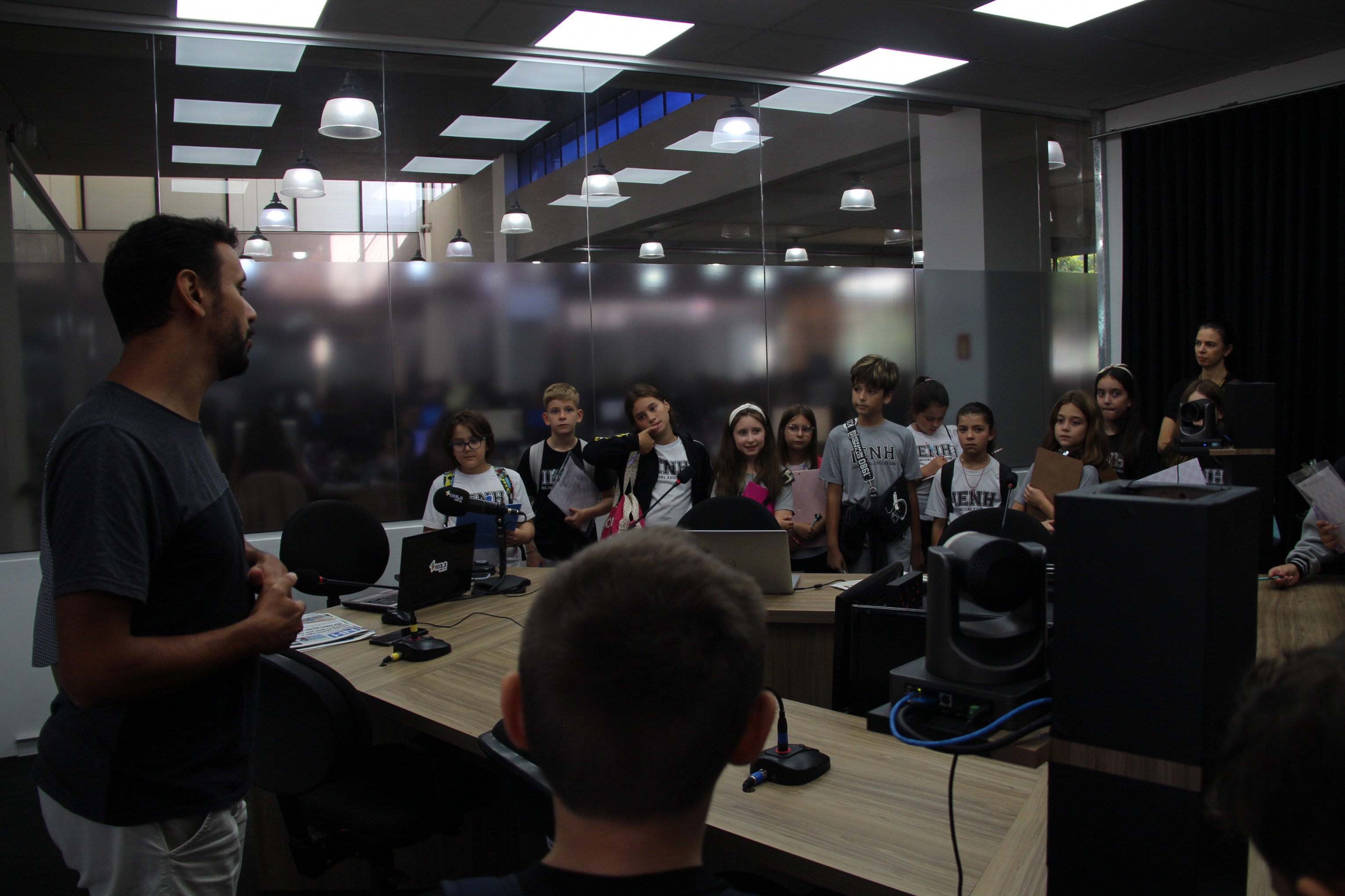 Grupo Sinos recebeu a visita dos alunos do 4º ano da Instituição Evangélica de Novo Hamburgo