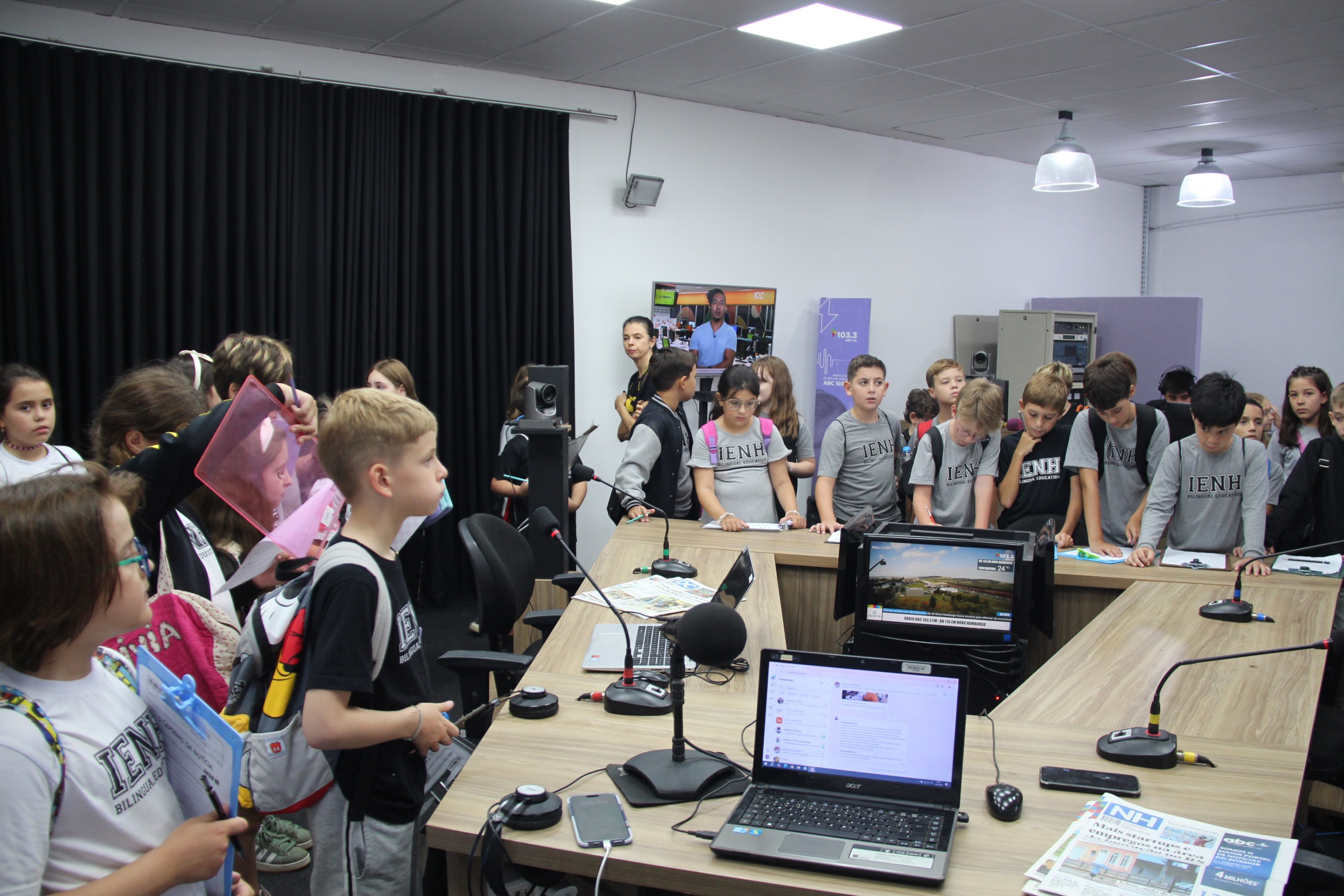 Grupo Sinos recebeu a visita dos alunos do 4º ano da Instituição Evangélica de Novo Hamburgo
