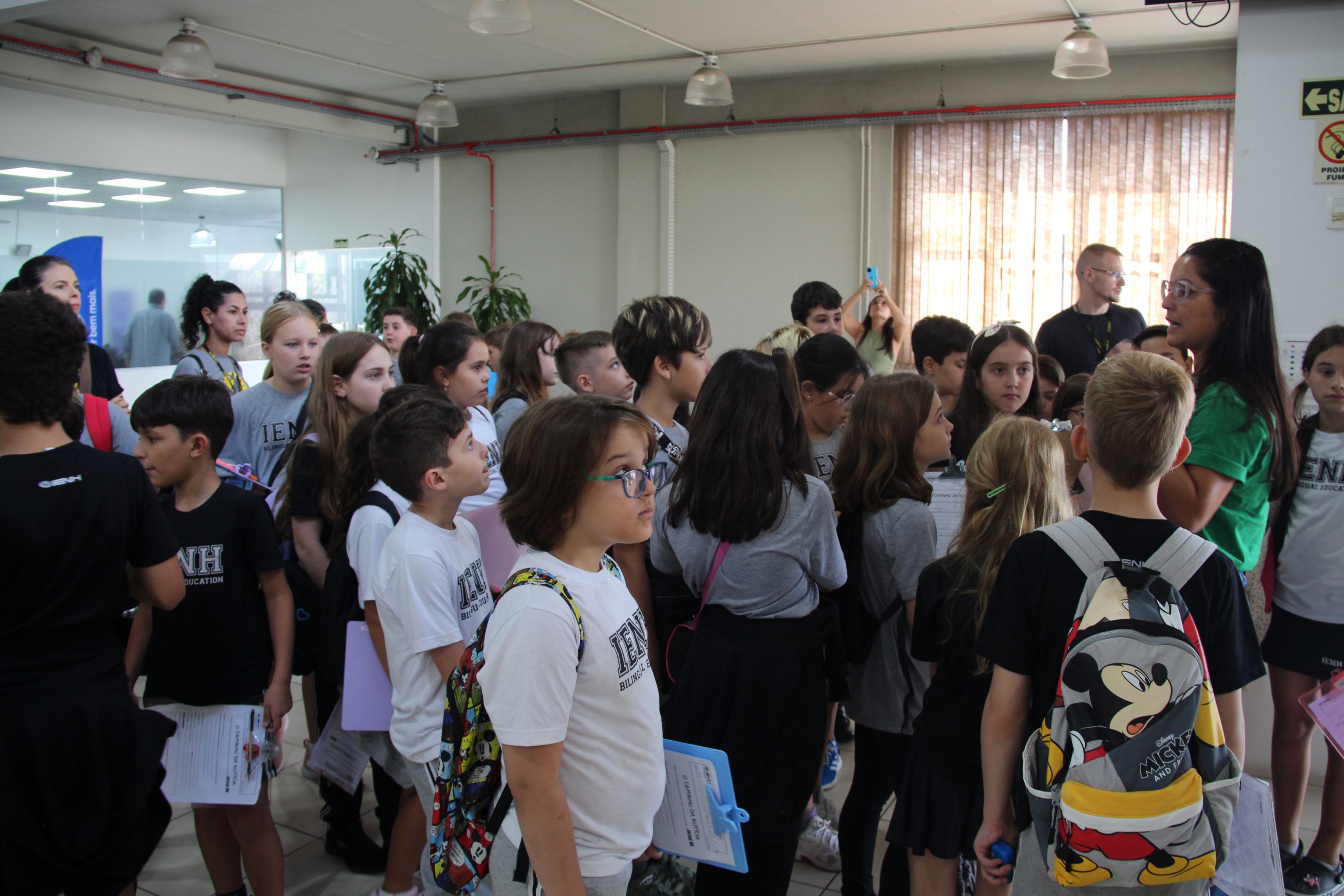 Grupo Sinos recebeu a visita dos alunos do 4º ano da Instituição Evangélica de Novo Hamburgo