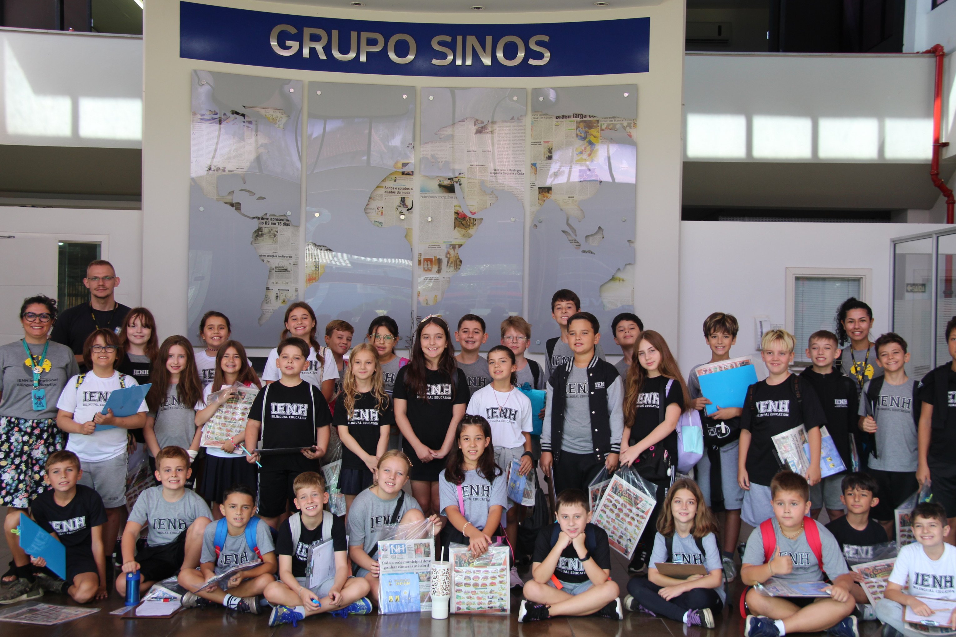 Estudantes da IENH conhecem redação jornalística do Jornal NH
