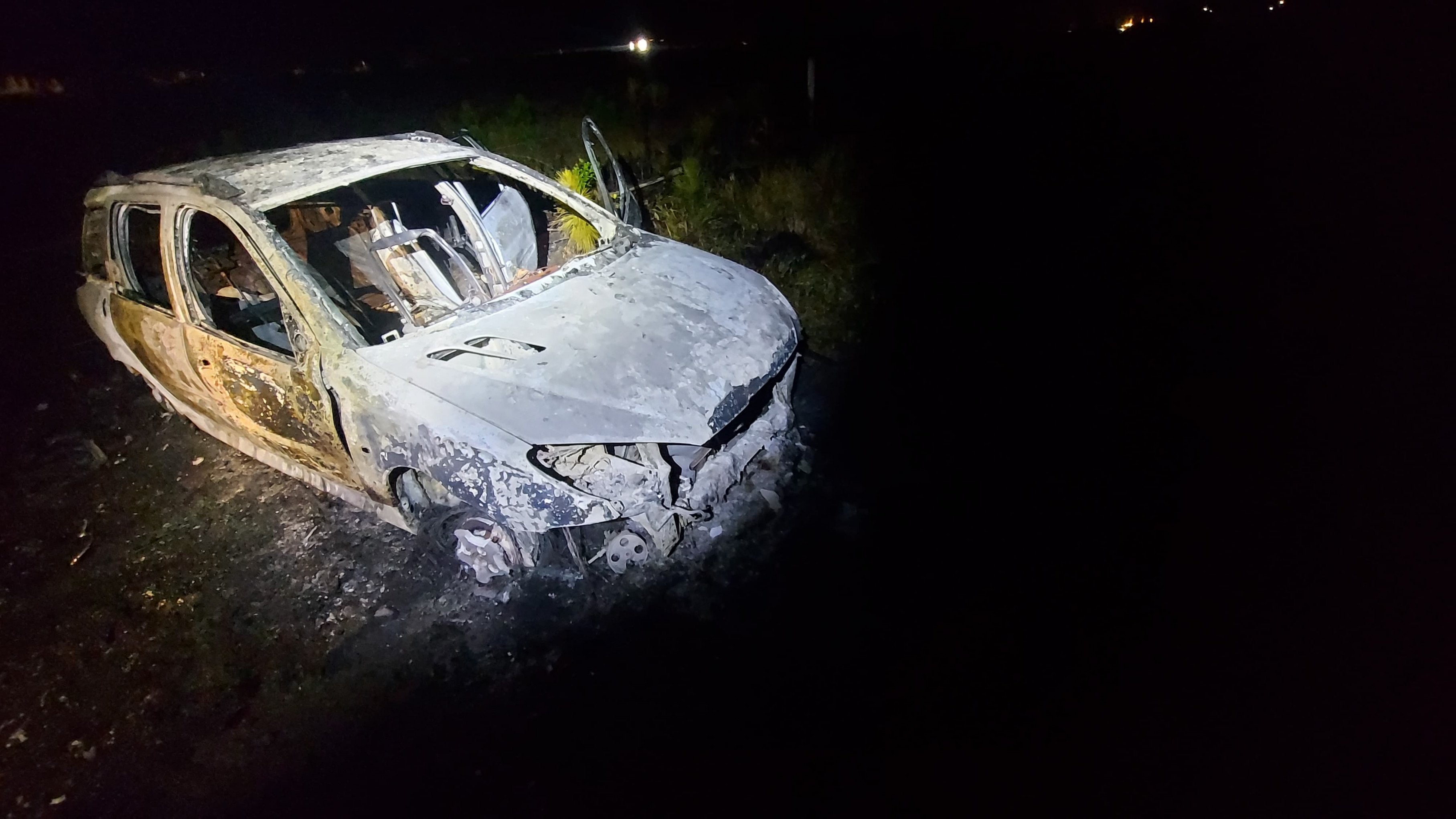 VÍDEO: Motorista é salvo de incêndio após policiais avistarem carro em chamas durante patrulhamento no RS