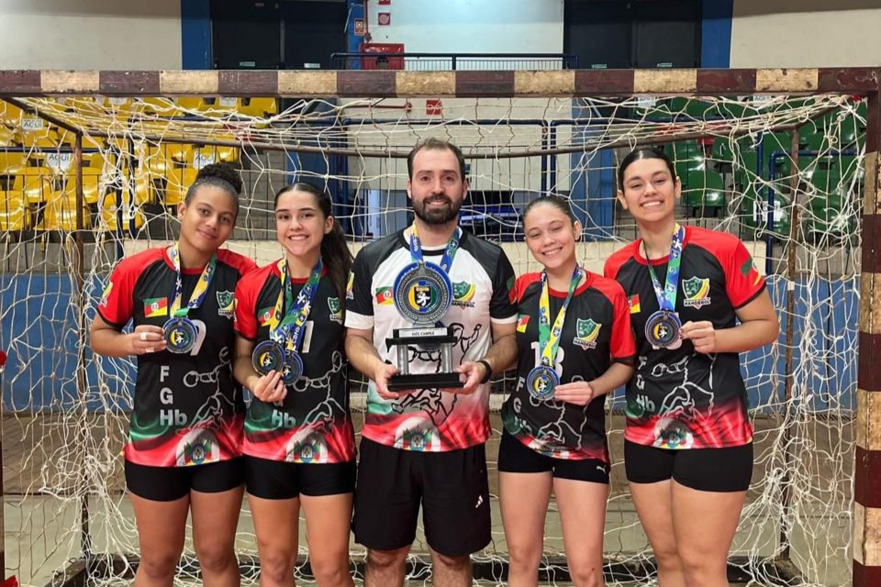 Atletas de Novo Hamburgo ficam com o vice no Brasileiro Cadete de Handebol