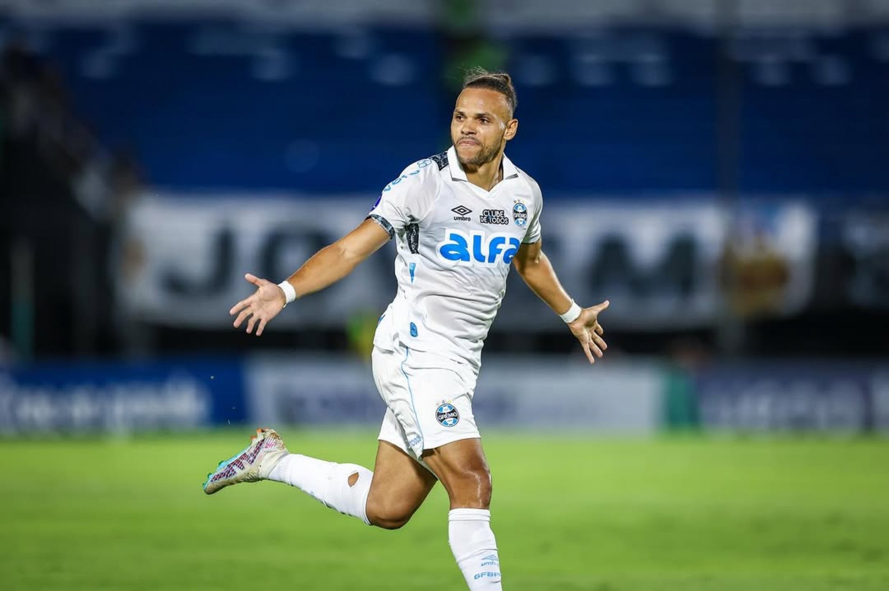 TRICOLOR ESCALADO: Grêmio recebe o Alianza Lima por virada na Arena