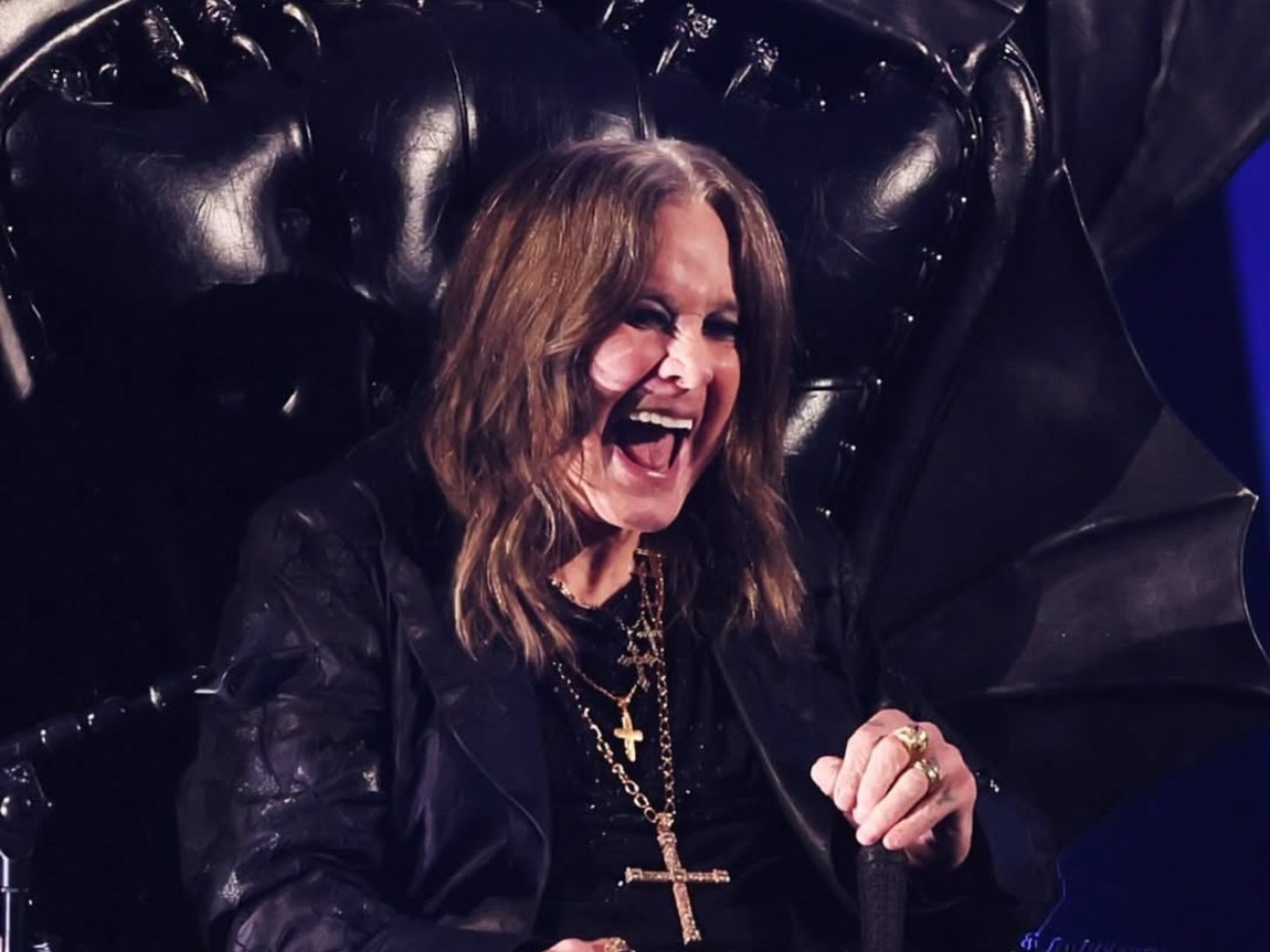 Nome de Ozzy Osbourne é lido em missa para falecidos em Uberlândia