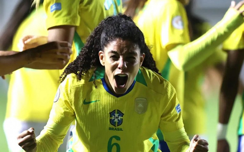 Yasmim marcou duas vezes de falta pelo Brasil | abc+
