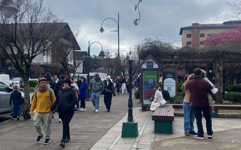 Centro de Gramado com alto fluxo de pedestres