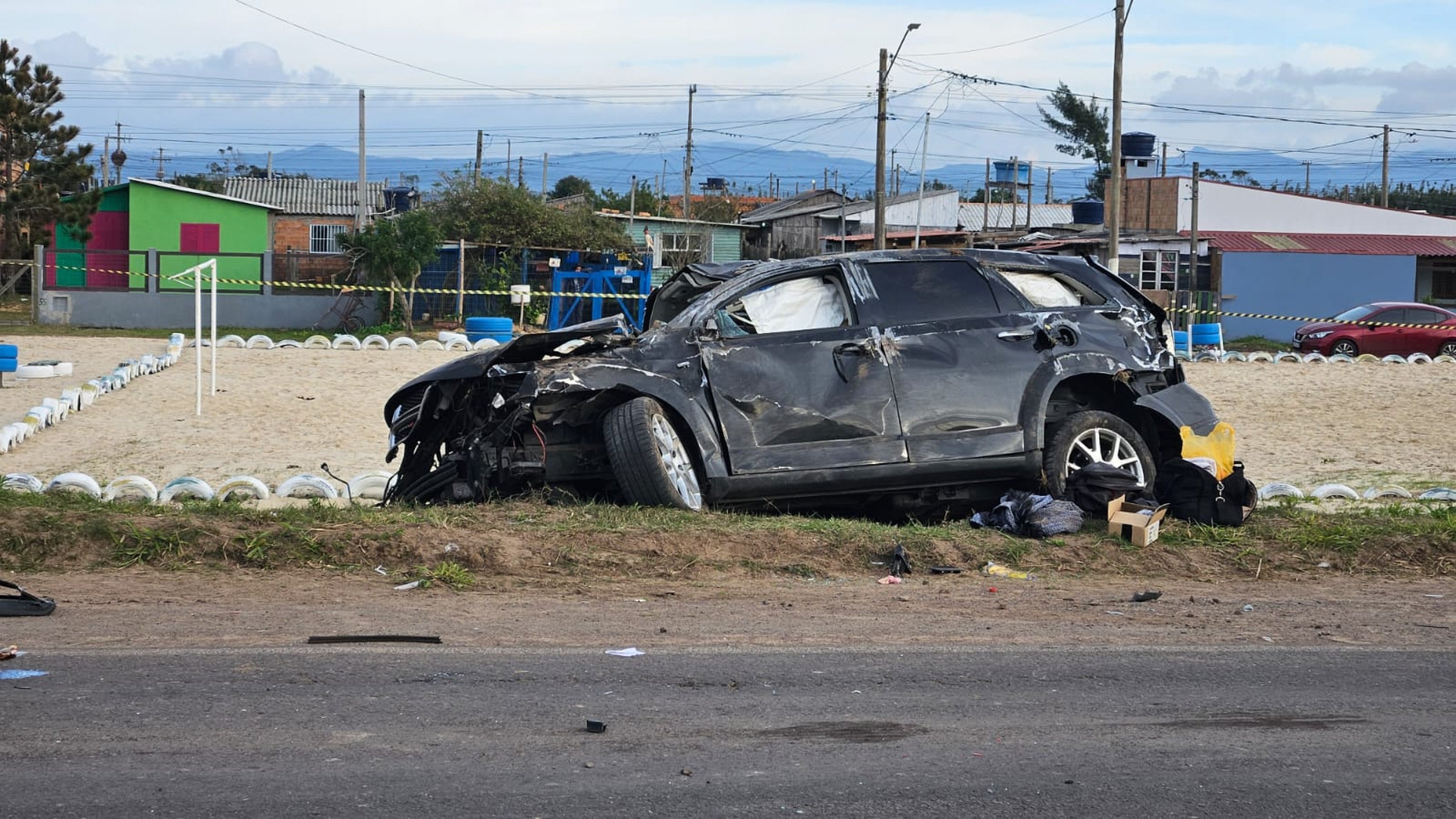 Perseguição policial acaba em acidente de trânsito com duas mortes no litoral norte
