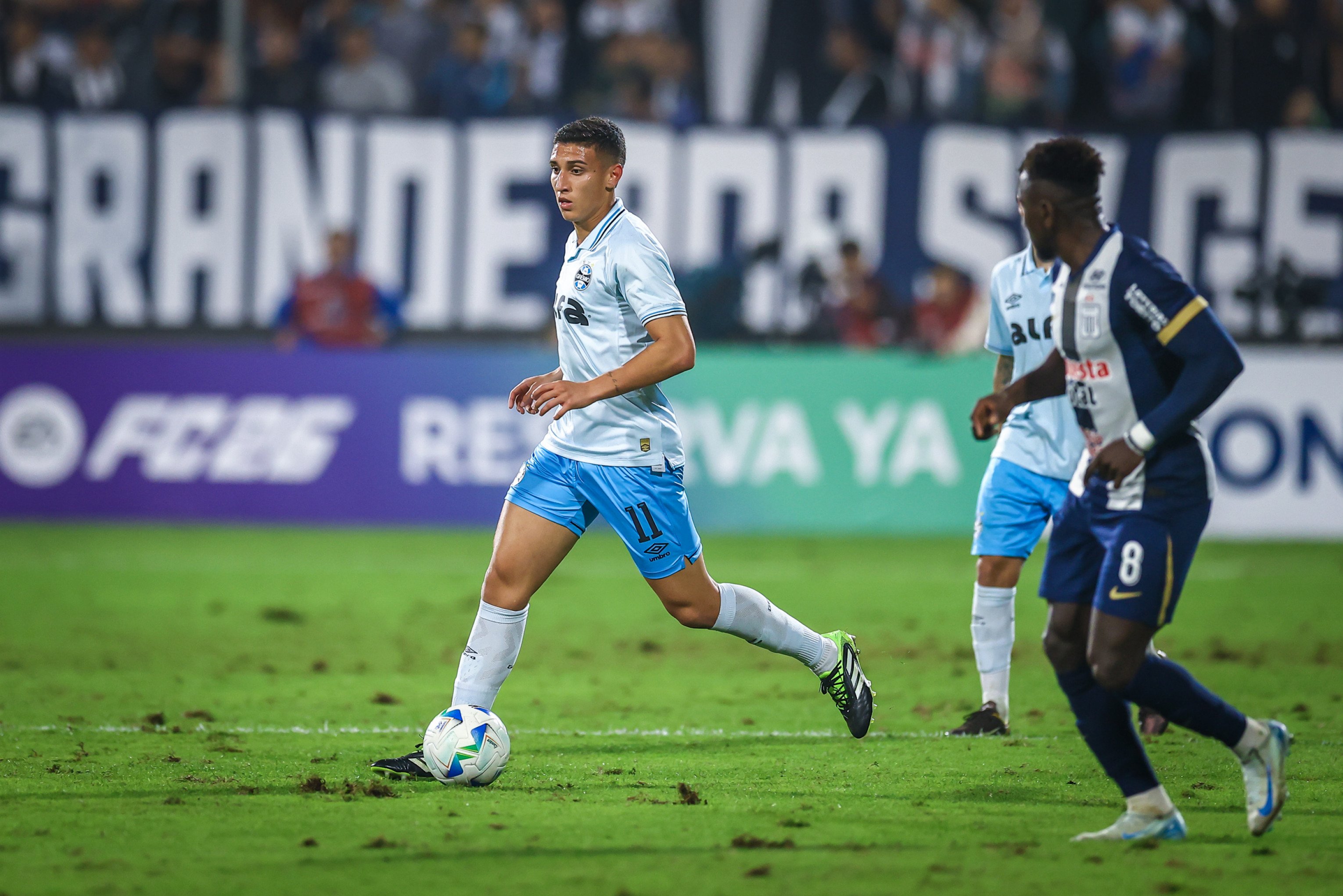 Monsalve passará por cirurgia nesta quarta-feira e é desfalque por tempo indeterminado no Grêmio