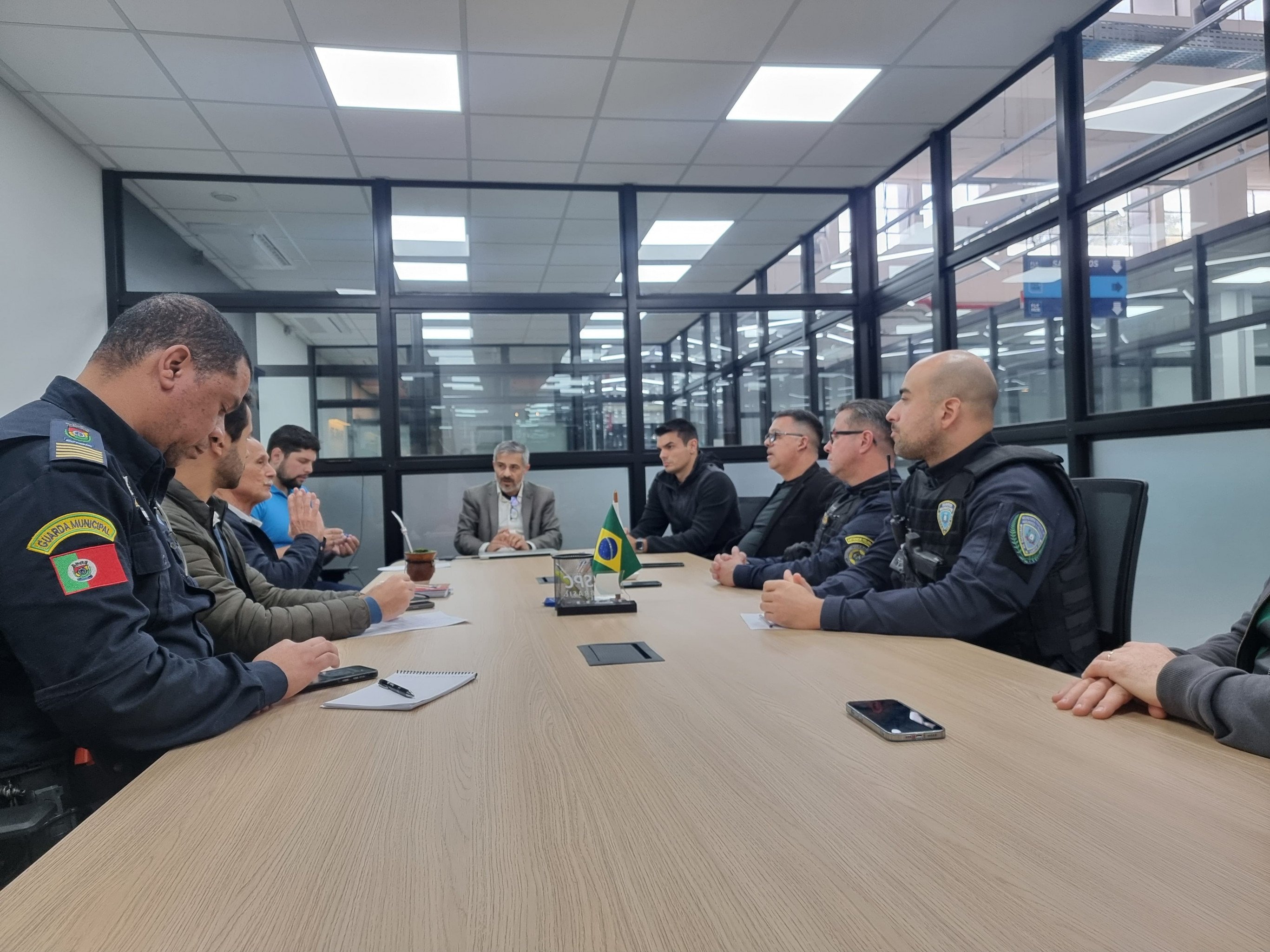 Reunião para organização de um forum regional, em outubro deste ano, para debater medidas de combate à criminalidade ocorre em Sapiranga | abc+