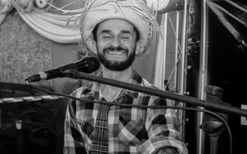 Maikinho era vocalista da banda Coração de Néon | abc+