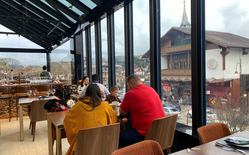 Casa Lugano inaugurou três andares de complexo gastronômico em Gramado
