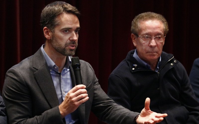 Eduardo Leite esteve em julho, em Canoas, junto com o prefeito Airton Souza | abc+