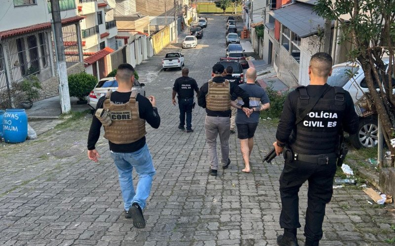 GOLPE DO FALSO ADVOGADO: Dono de gráfica clandestina que fabricava documentos falsos é preso; homem tinha acesso a dados de processos | abc+
