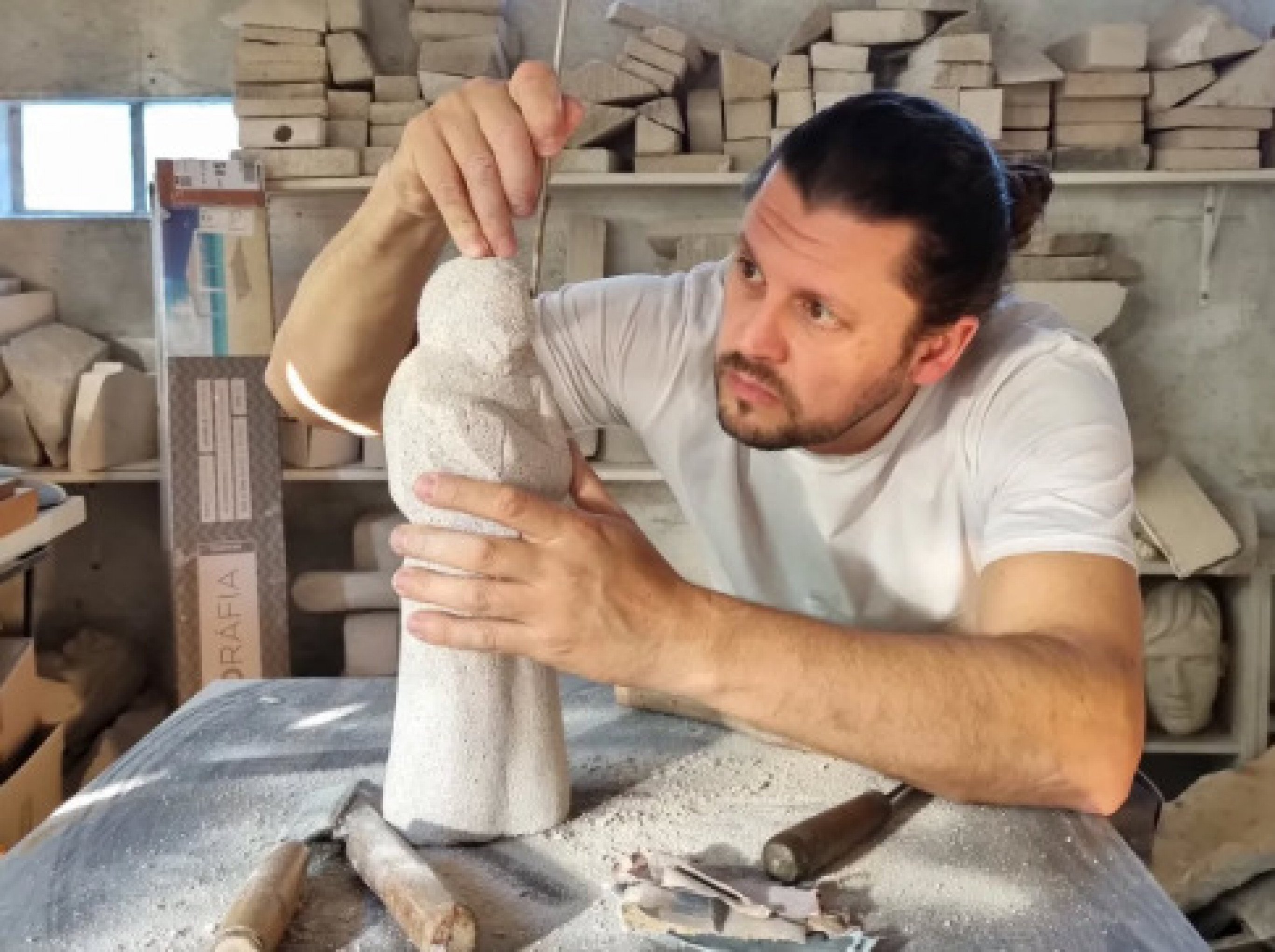 Corpo do artista plástico Leo Mathias é sepultado na Serra gaúcha