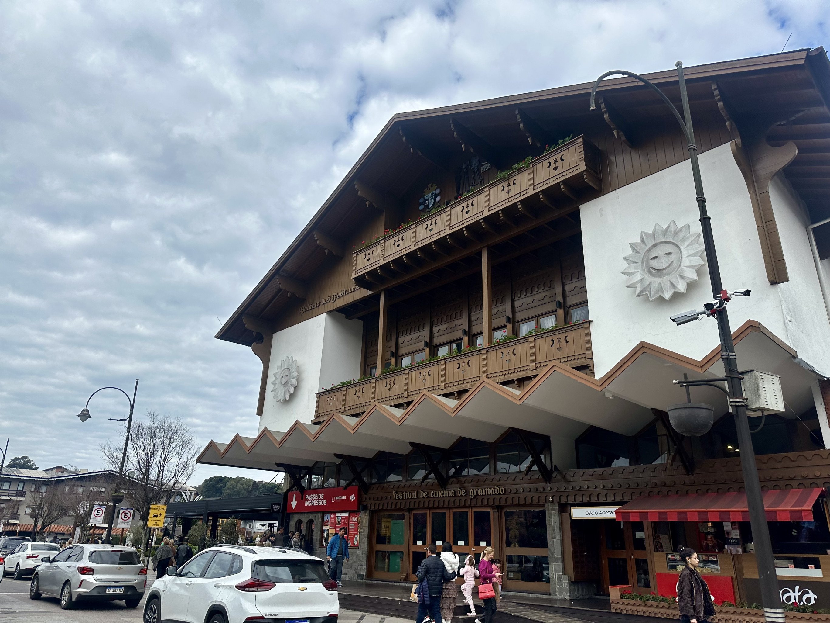 Palácio dos Festivais passará por reformas e expectativa é que volte a exibir filmes em 2026