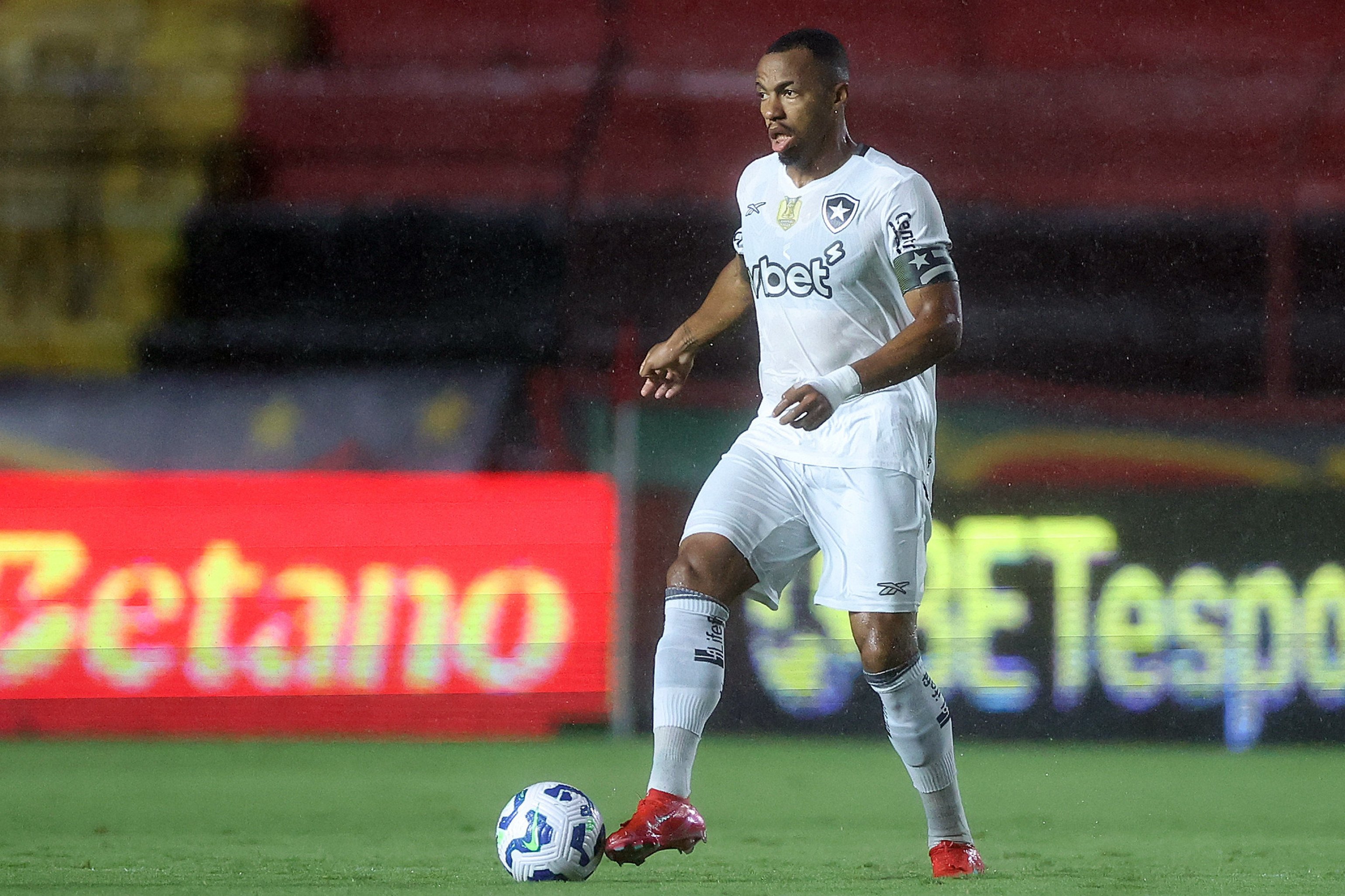 Botafogo x Corinthians: Onde assistir e horário da partida do Brasileirão