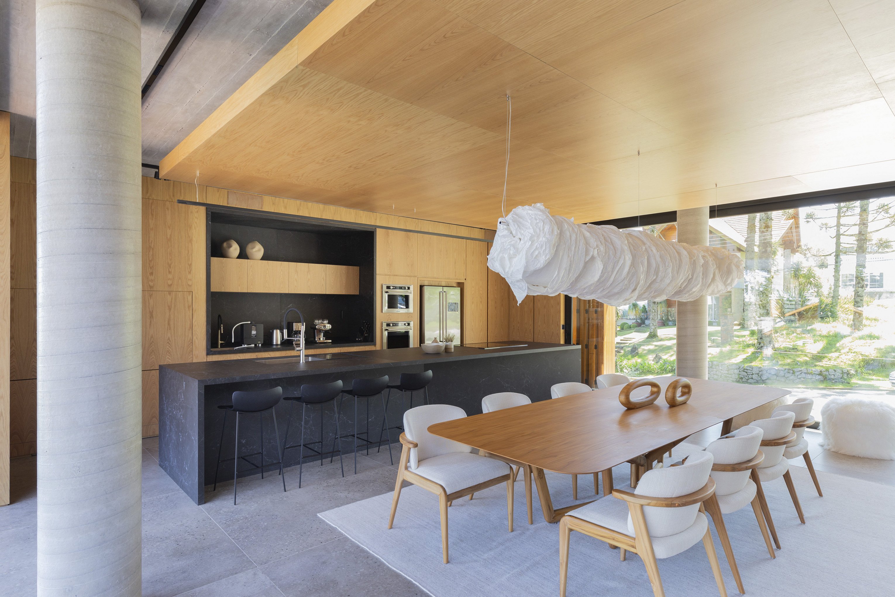 Like Magazine destaca arquitetura e design em projeto especial