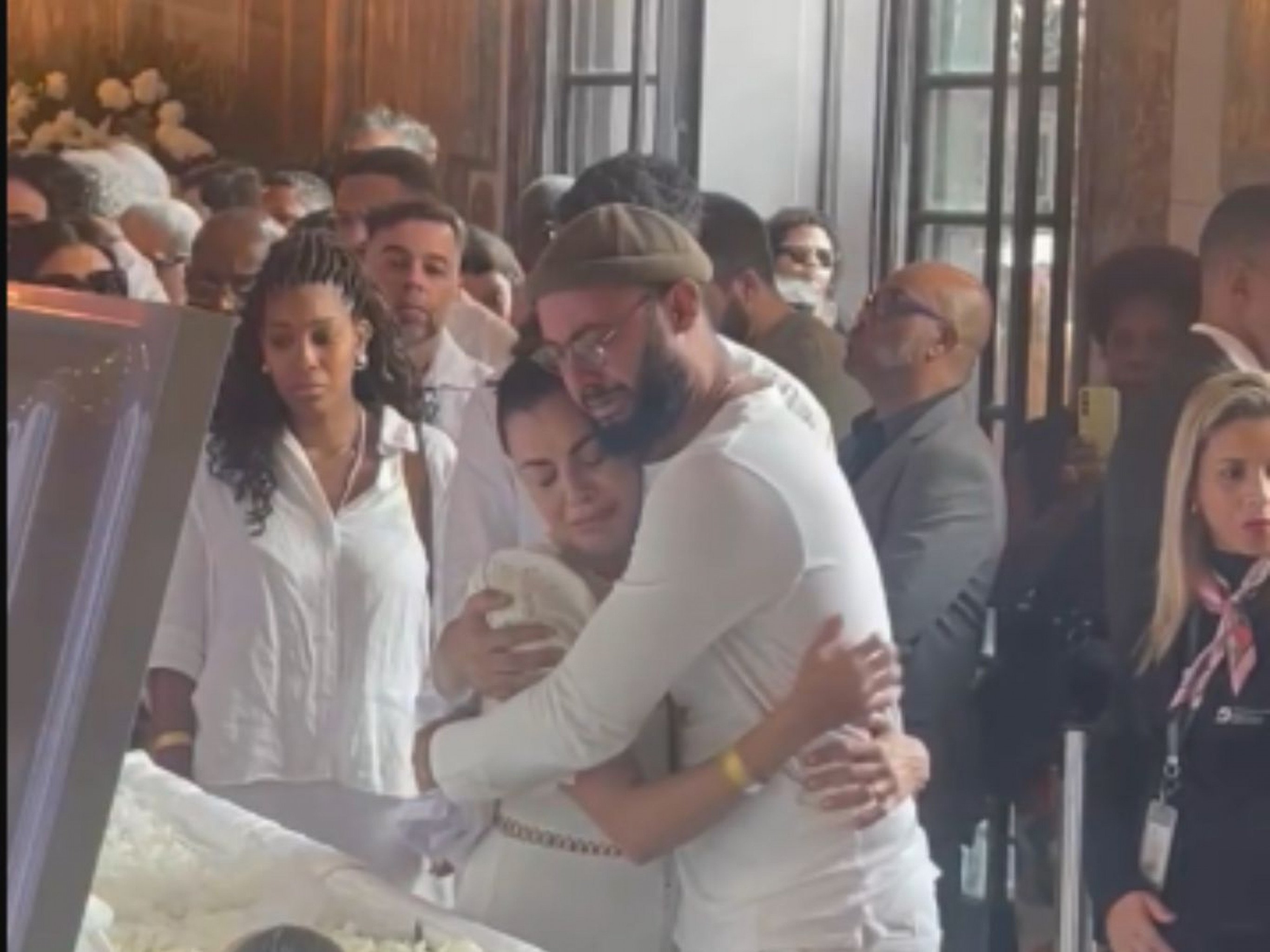 Por que familiares e amigos de Preta Gil usaram branco no velório