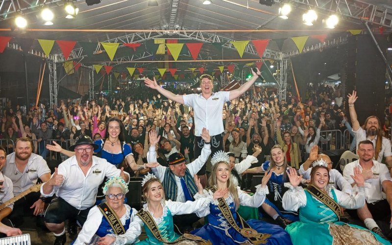 Festejos ocorreram durante todo o dia, celebrando os 201 anos de São Leopoldo e da Imigração Alemã no Brasil 
