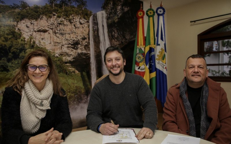 Prefeitura de canela assinou convênio com a Cnec