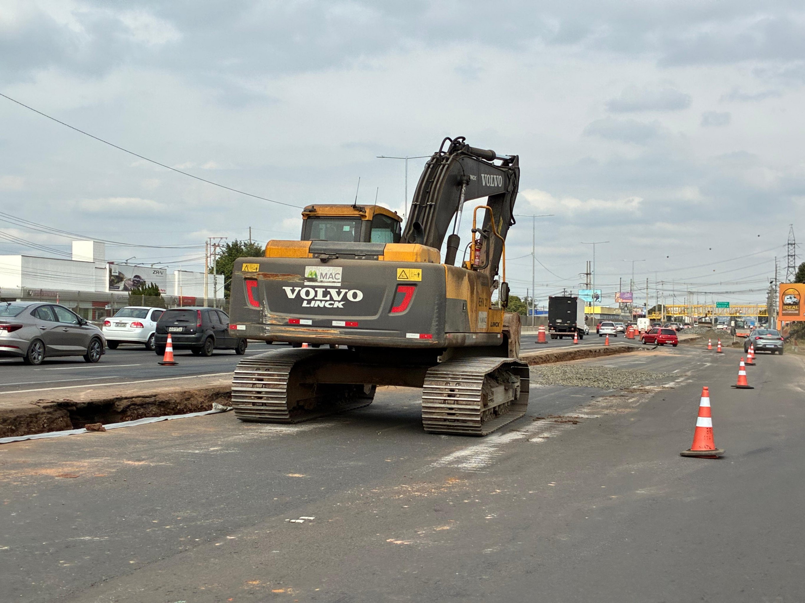 Obras deixam trecho da BR-116 em pista simples neste sábado