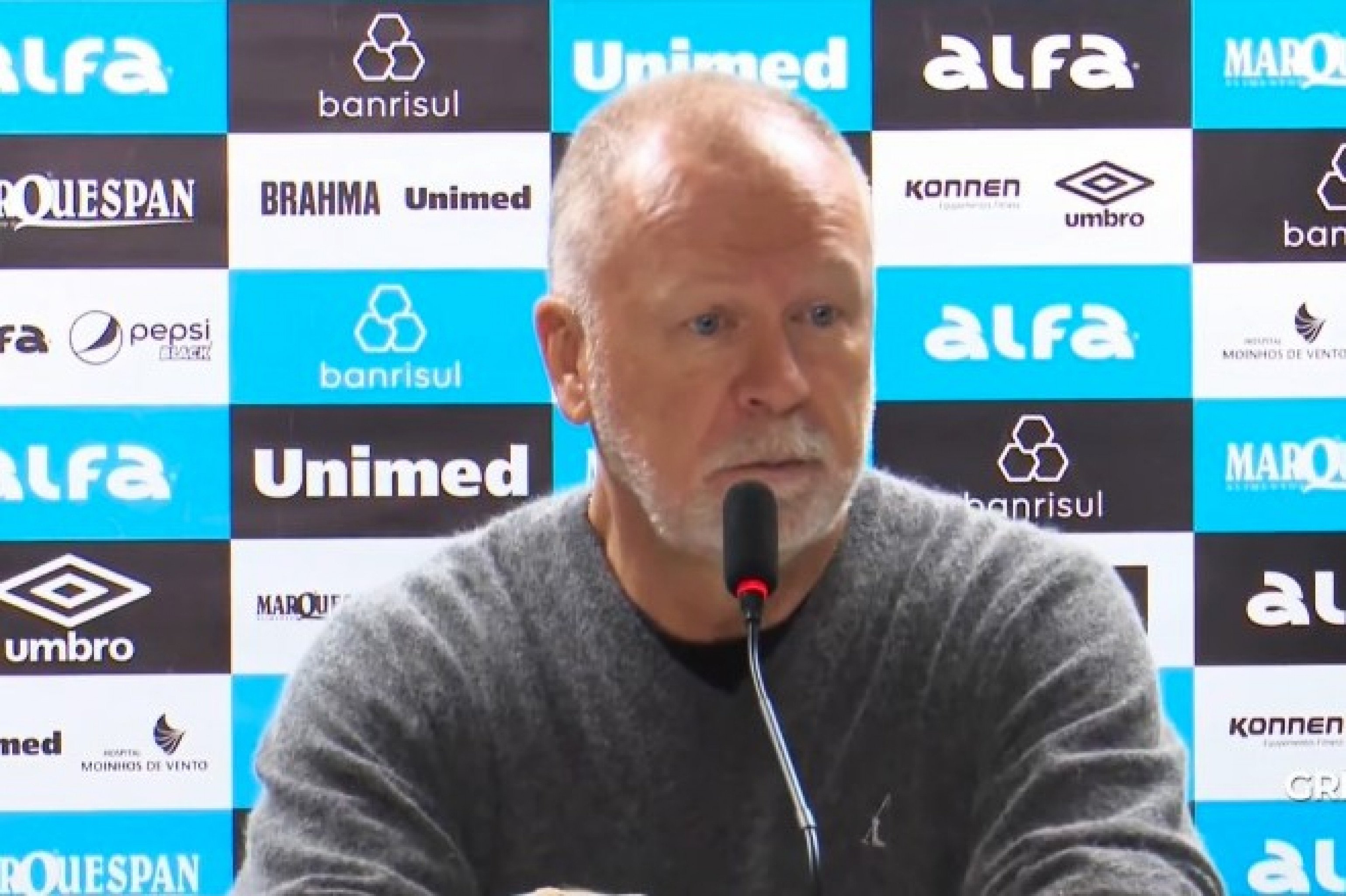 Mano vê evolução mesmo com derrota: "Foi o melhor jogo desde o retorno"