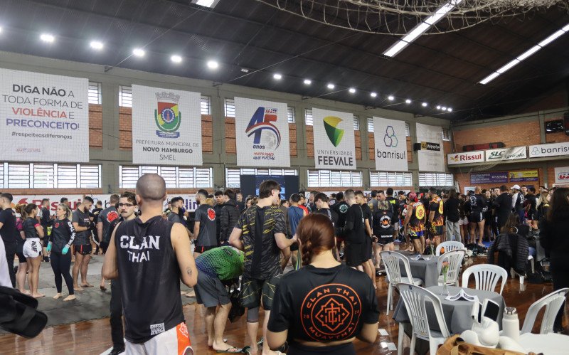 Seminário prático ministrado pela lenda do UFC, Charles do Bronx, em Novo Hamburgo