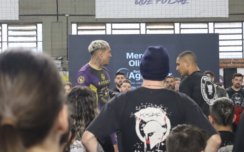 Seminário prático ministrado pela lenda do UFC, Charles do Bronx, em Novo Hamburgo