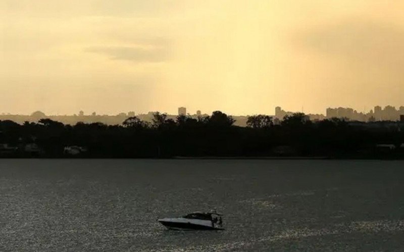 Homem com camisa do Brasil é encontrado morto no Lago Paranoá, em Brasília | abc+