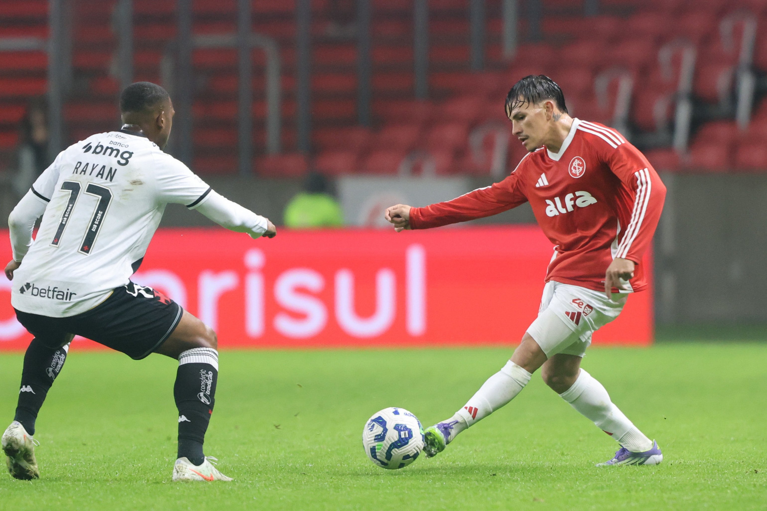 Vasco x Inter: Onde assistir e horário da partida do Brasileirão