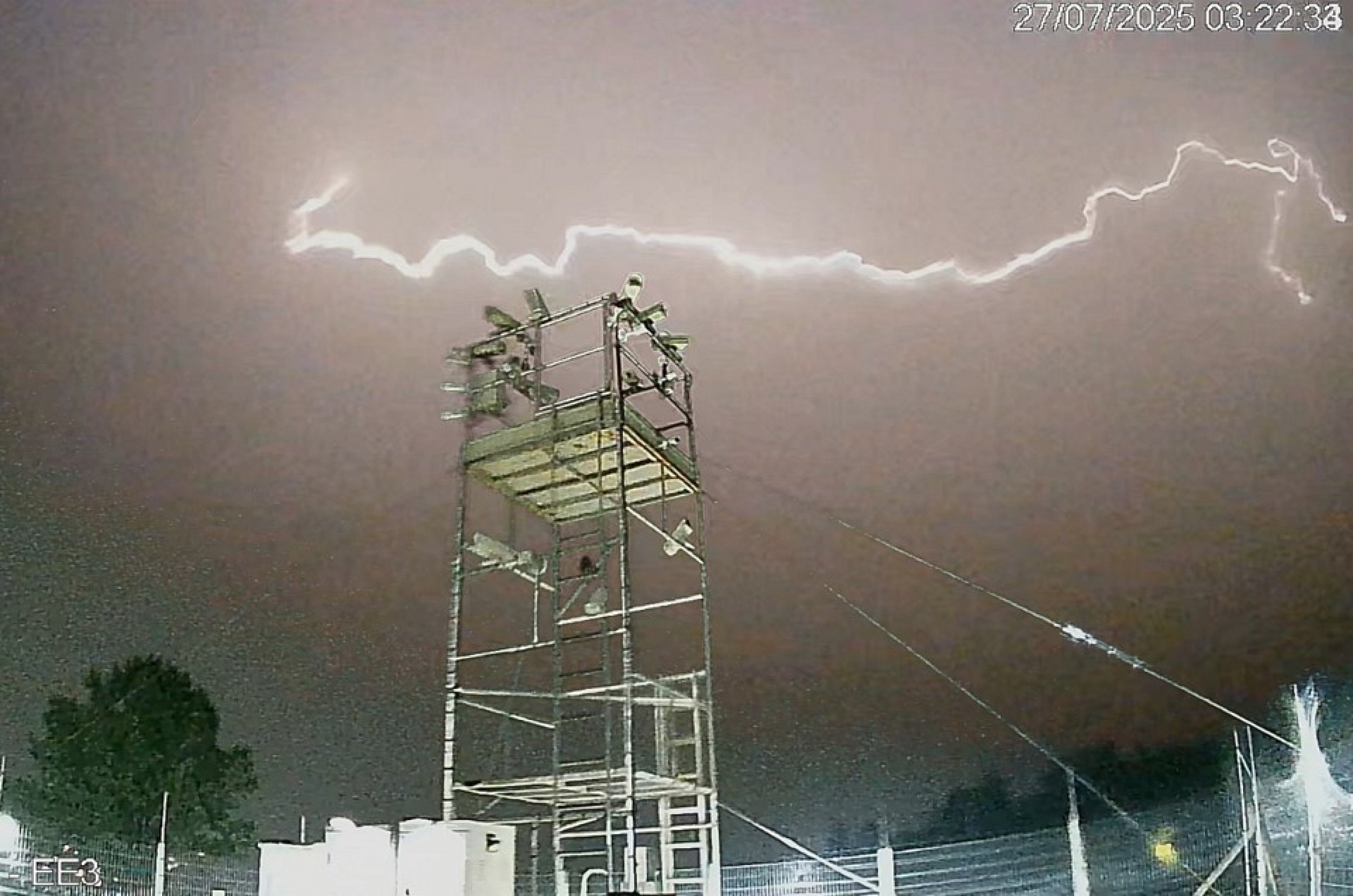 VÍDEO: Entenda o que é o raio nuvem a nuvem registrado por observatório de Taquara