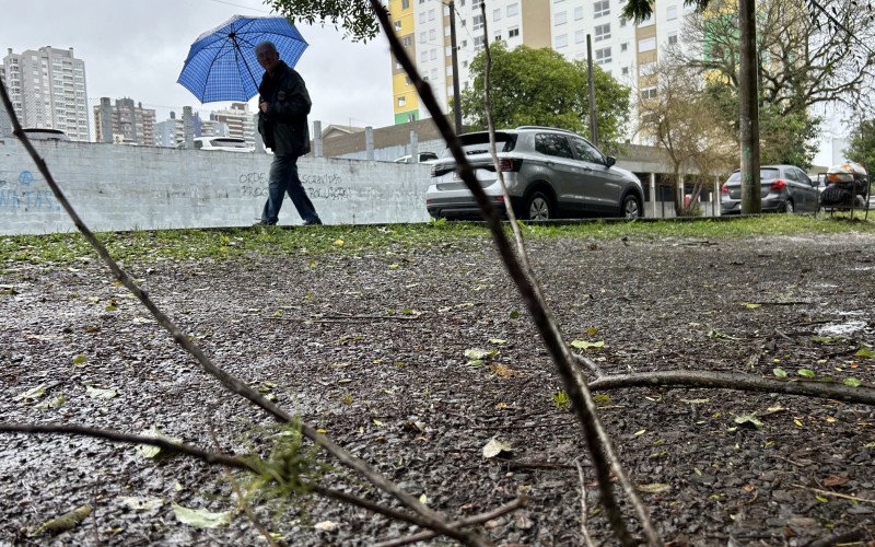 Ventos fortes provocam falta de luz em diversas cidades do Rio Grande do Sul | abc+