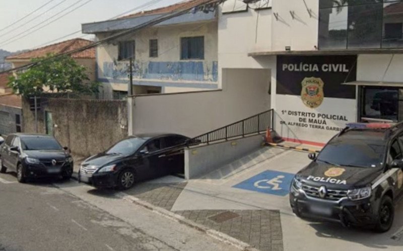 Policial mata homem e atira em criança após briga de trânsito | abc+