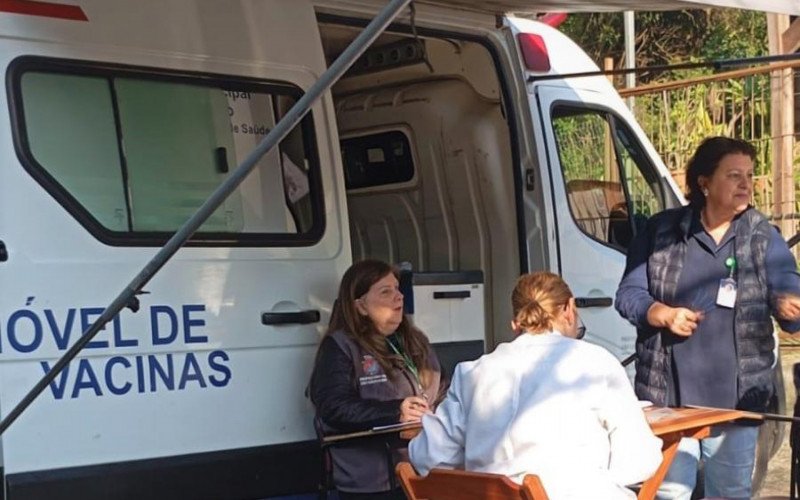 Mais de 200 doses de vacina são aplicadas em força-tarefa, mas cobertura em cinco bairros preocupa