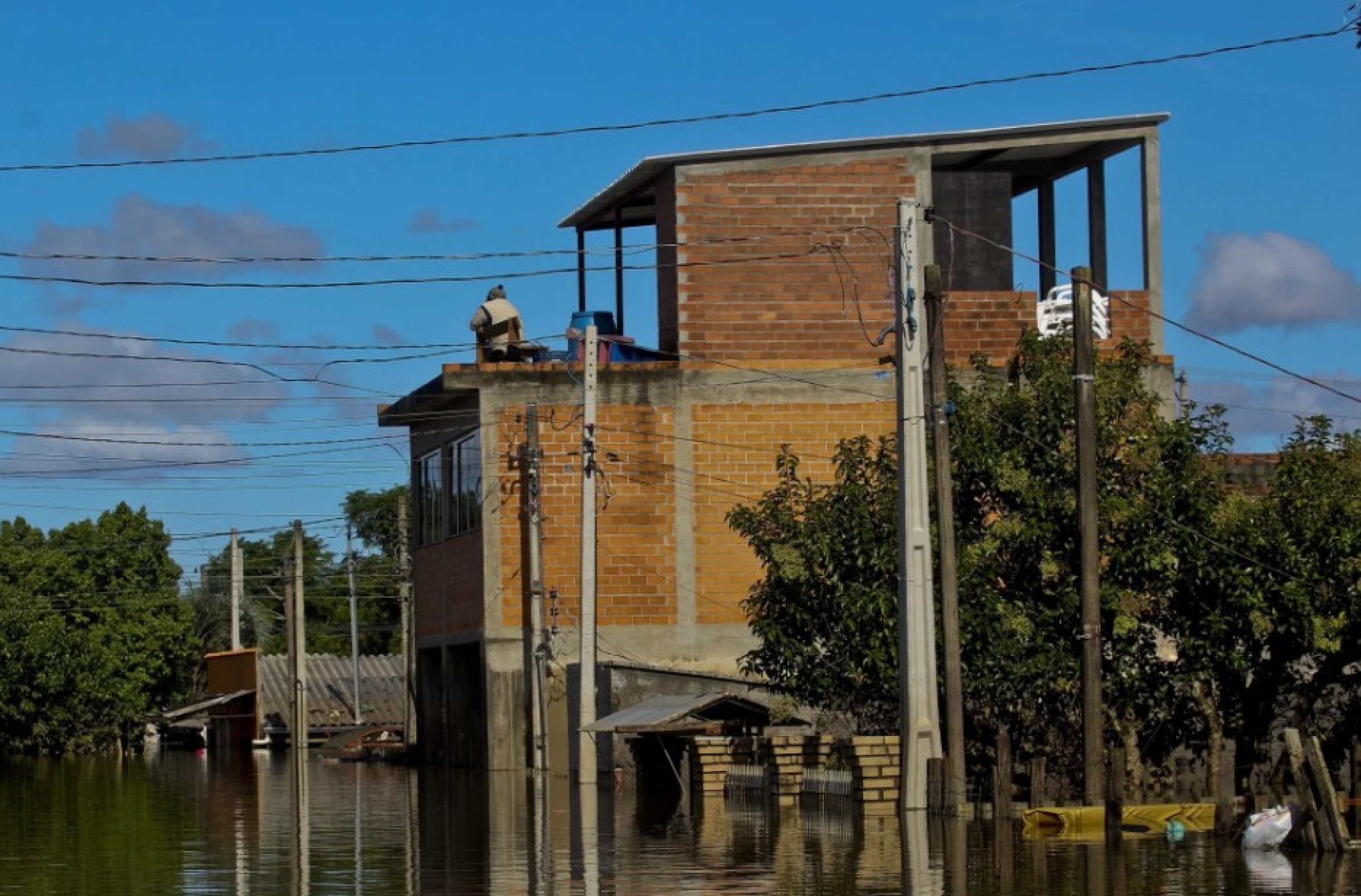 Defesa Civil quer começar trabalho de avaliação nos prédios e marquises em Canoas