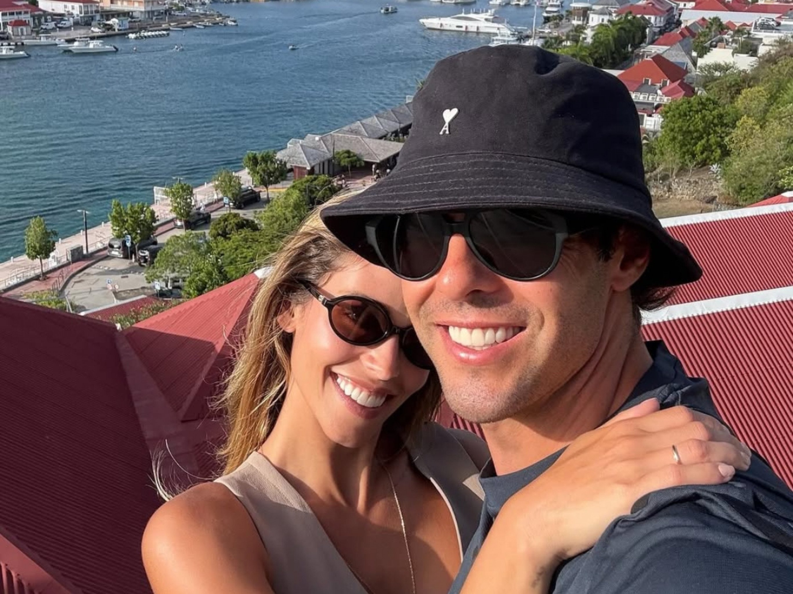 Kaká posta declaração para esposa, viraliza e público faz pedido inusitado
