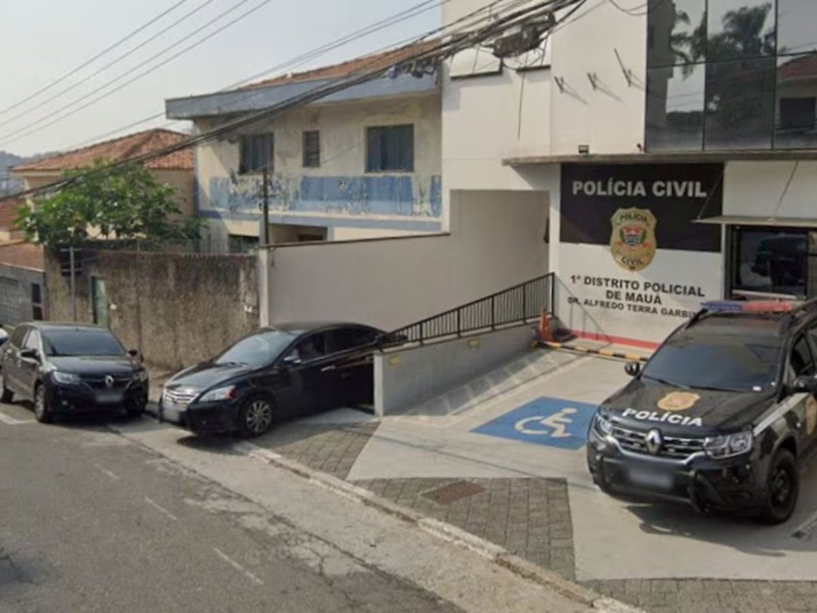 Policial mata homem e atira em criança após briga de trânsito