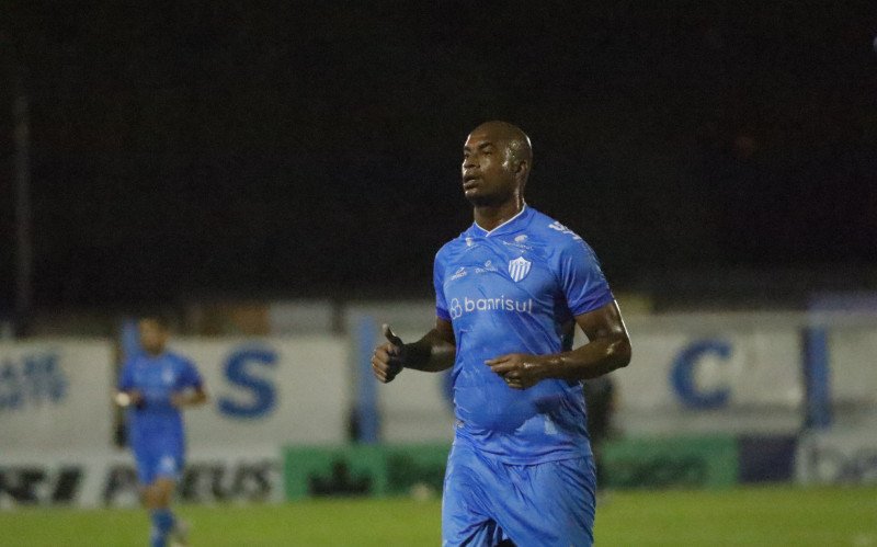 Luam Parede está de volta ao Novo Hamburgo | abc+