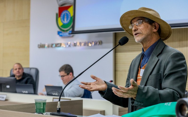 Pedrinho Oliveira subiu à tribuna da Câmara de Novo Hamburgo nesta segunda-feira (28). | abc+