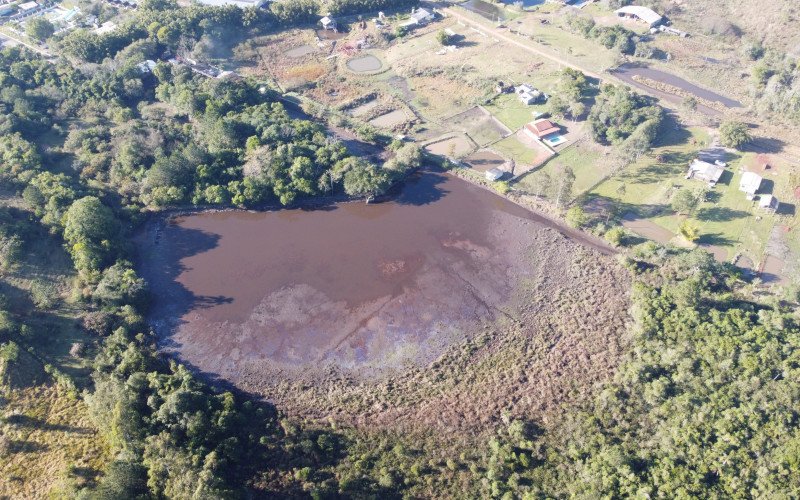Imagens feitas com drone, nesta quarta-feira (30), mostram a situação atual dos açudes