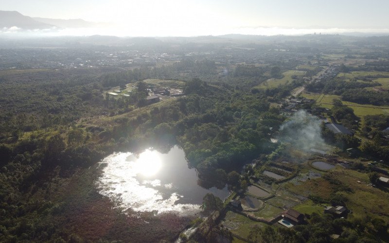 Imagens feitas com drone, nesta quarta-feira (30), mostram a situação atual dos açudes