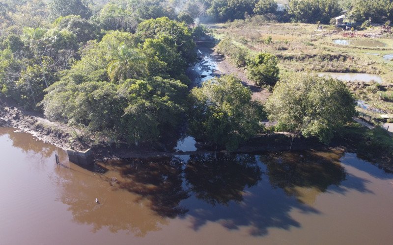 Imagens feitas com drone, nesta quarta-feira (30), mostram a situação atual dos açudes