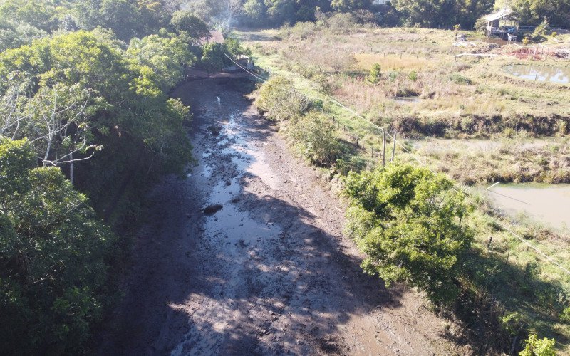 Imagens feitas com drone, nesta quarta-feira (30), mostram a situação atual dos açudes
