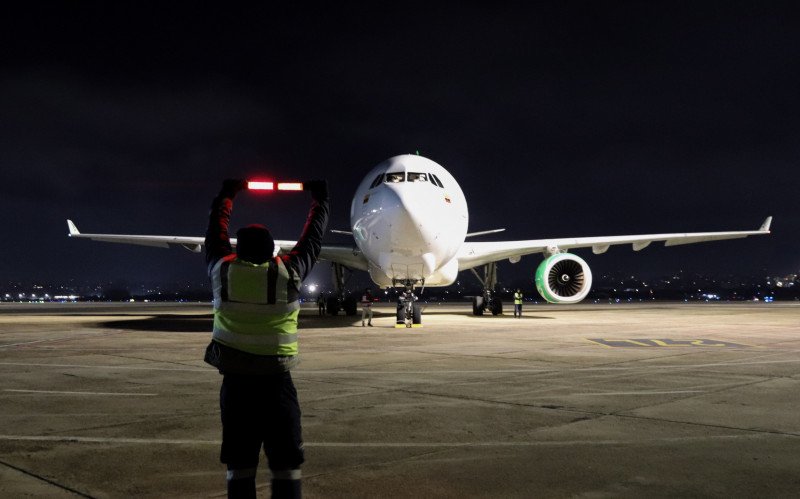 Aeronave &eacute; da Avianca Cargo e tem como destino final a cidade de Miami, nos EUA