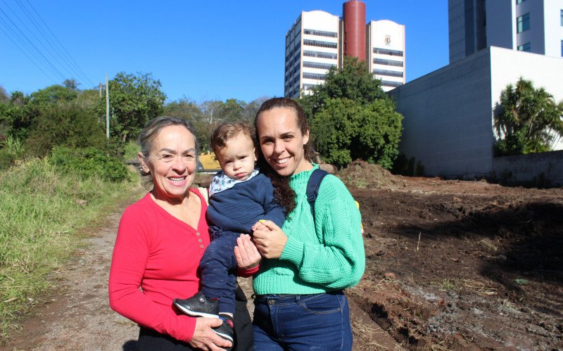 Mãe, filha e neto vão utilizar os serviços da nova UBS | abc+
