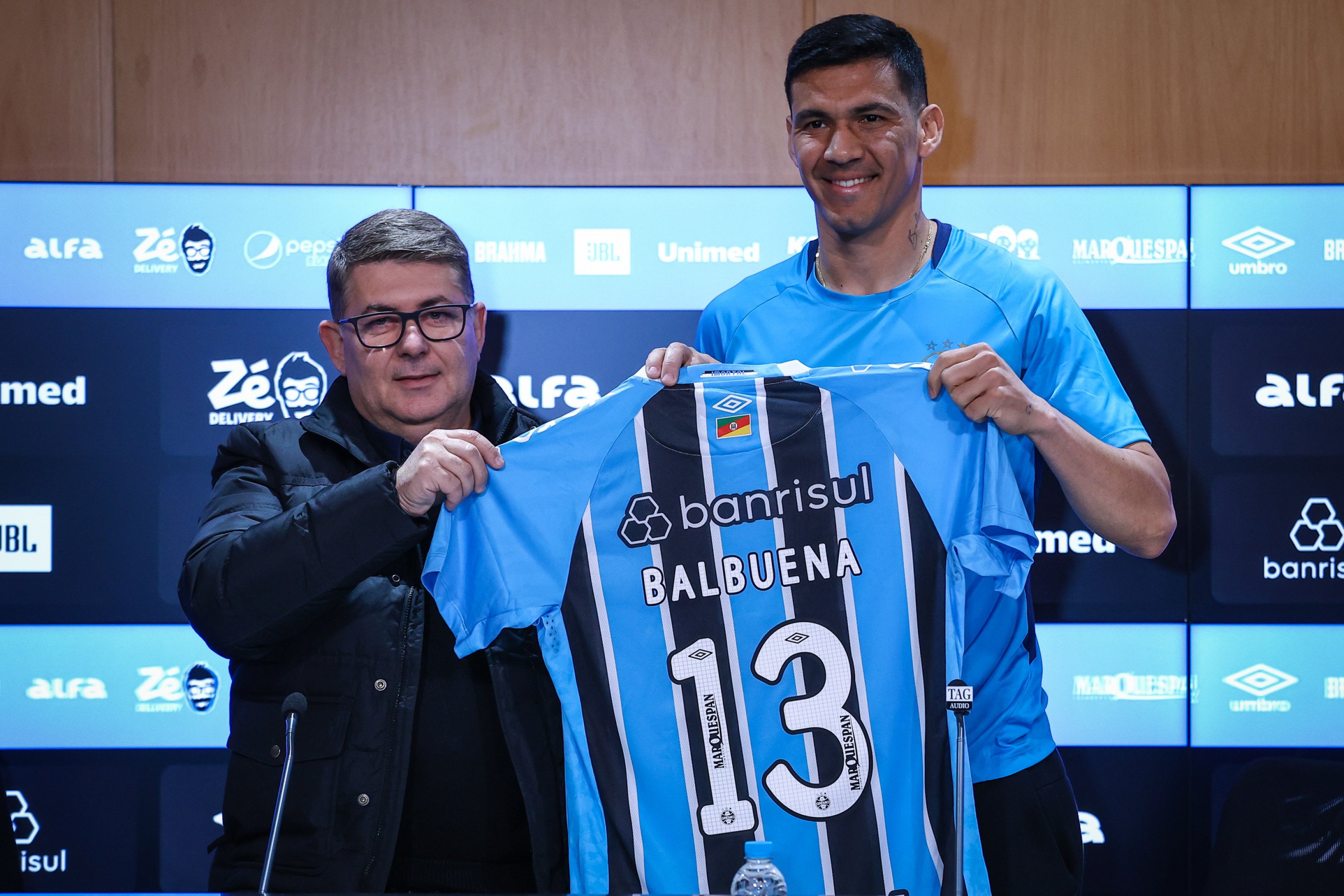 Balbuena é apresentado como novo reforço do Grêmio